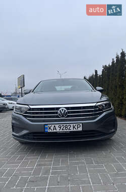 Седан Volkswagen Jetta 2018 в 