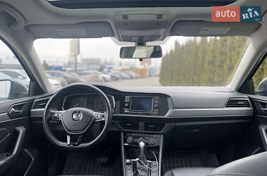 Седан Volkswagen Jetta 2018 в 