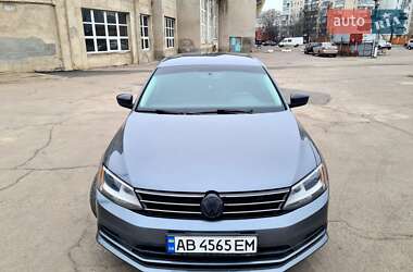 Седан Volkswagen Jetta 2015 в 