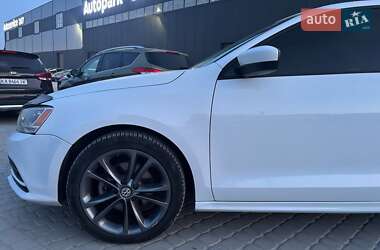 Седан Volkswagen Jetta 2015 в Львове