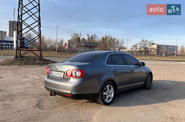 Седан Volkswagen Jetta 2006 в Киеве