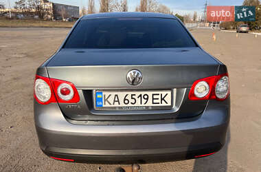 Седан Volkswagen Jetta 2006 в Киеве