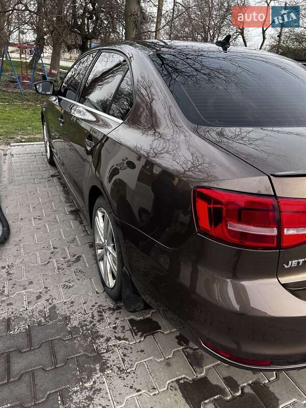 Седан Volkswagen Jetta 2015 в Любашівці