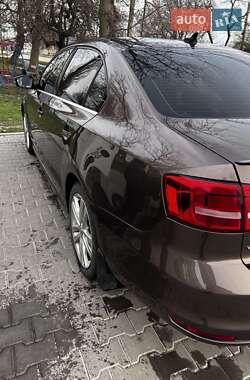 Седан Volkswagen Jetta 2015 в 