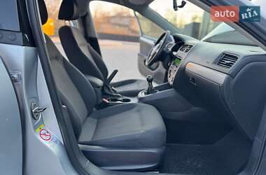 Седан Volkswagen Jetta 2011 в 