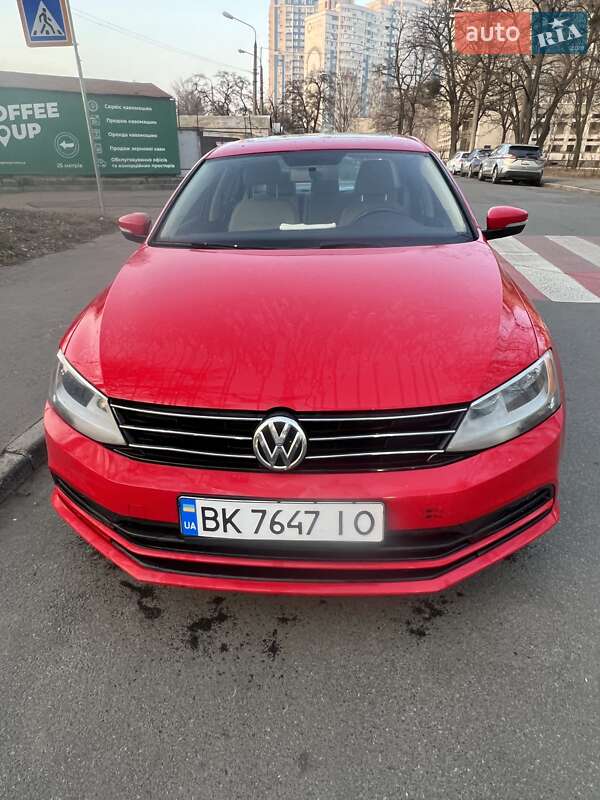 Седан Volkswagen Jetta 2015 в 