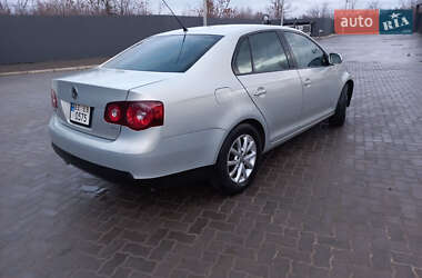 Седан Volkswagen Jetta 2010 в Николаеве