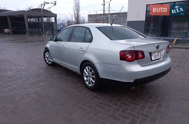 Седан Volkswagen Jetta 2010 в Николаеве