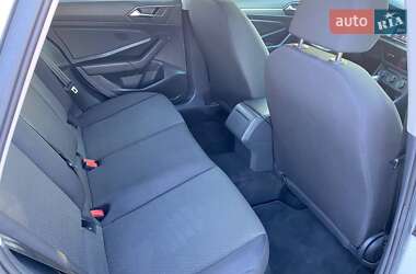 Седан Volkswagen Jetta 2018 в 