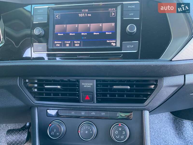 Седан Volkswagen Jetta 2018 в Хмельницькому