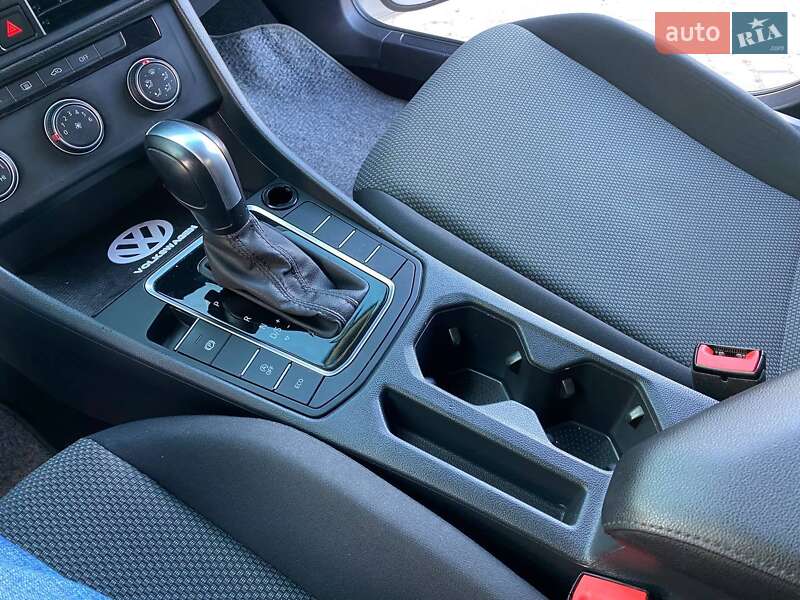 Седан Volkswagen Jetta 2018 в Хмельницькому