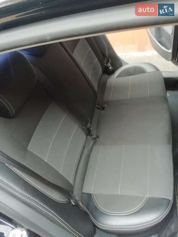 Седан Volkswagen Jetta 2006 в Шумську