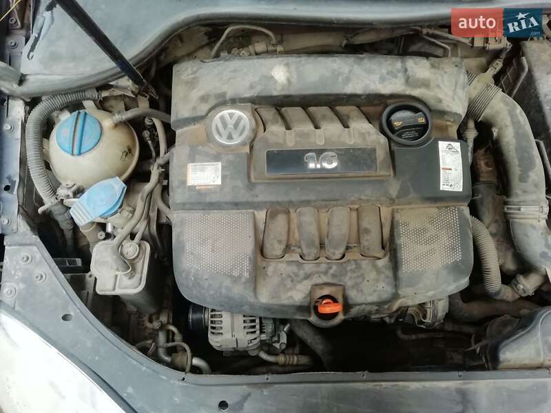 Седан Volkswagen Jetta 2006 в Шумську