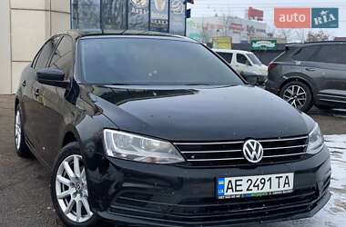 Седан Volkswagen Jetta 2015 в Днепре