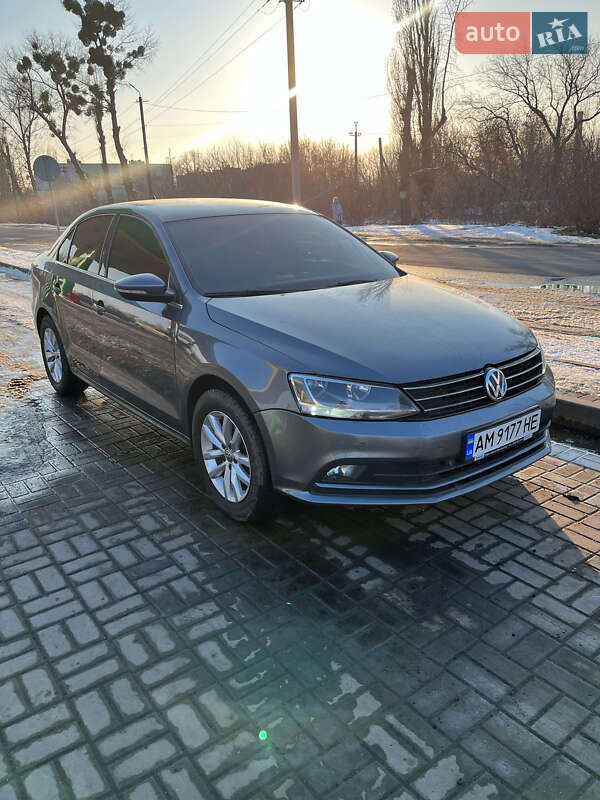 Седан Volkswagen Jetta 2016 в Новомосковске