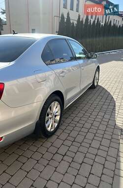 Седан Volkswagen Jetta 2014 в 