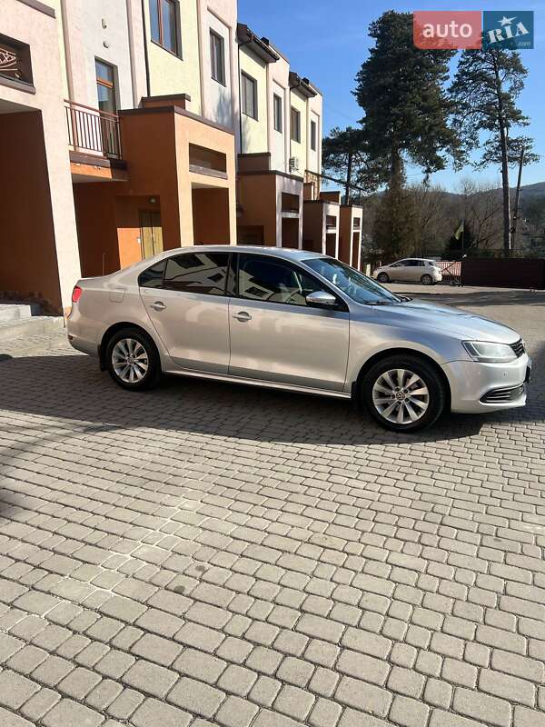 Седан Volkswagen Jetta 2014 в Львове