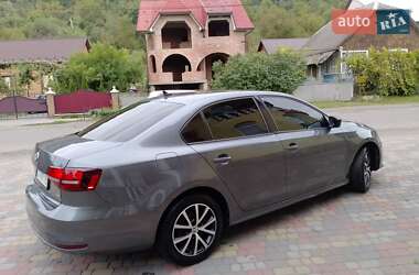 Седан Volkswagen Jetta 2015 в 