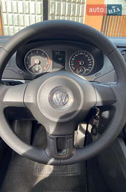 Седан Volkswagen Jetta 2011 в 