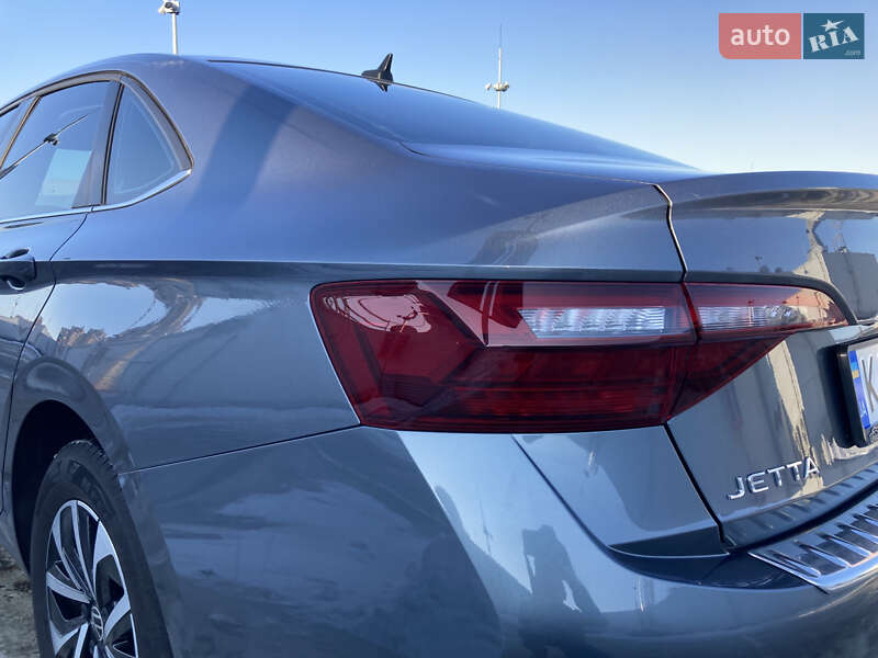 Седан Volkswagen Jetta 2022 в Киеве