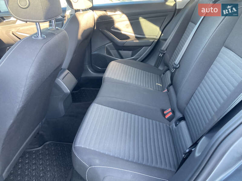 Седан Volkswagen Jetta 2022 в Киеве