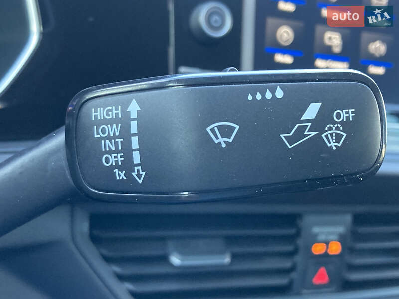 Седан Volkswagen Jetta 2022 в Киеве