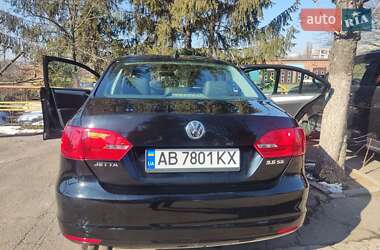 Седан Volkswagen Jetta 2013 в 