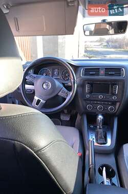 Седан Volkswagen Jetta 2012 в Одесі