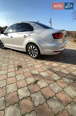 Седан Volkswagen Jetta 2012 в Одесі