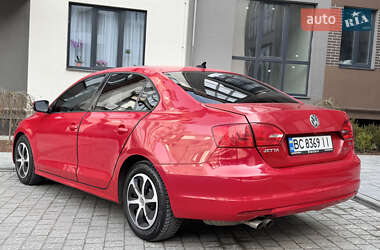 Седан Volkswagen Jetta 2013 в Львове