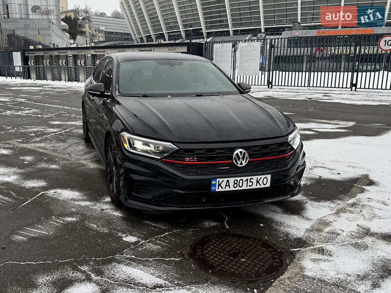 Седан Volkswagen Jetta 2019 в Киеве