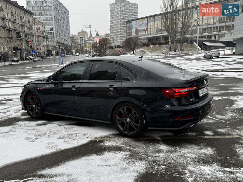 Седан Volkswagen Jetta 2019 в Киеве