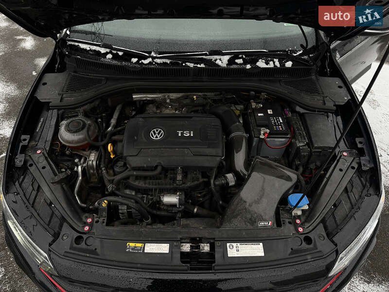 Седан Volkswagen Jetta 2019 в Киеве