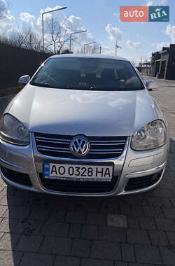 Седан Volkswagen Jetta 2006 в Ужгороде