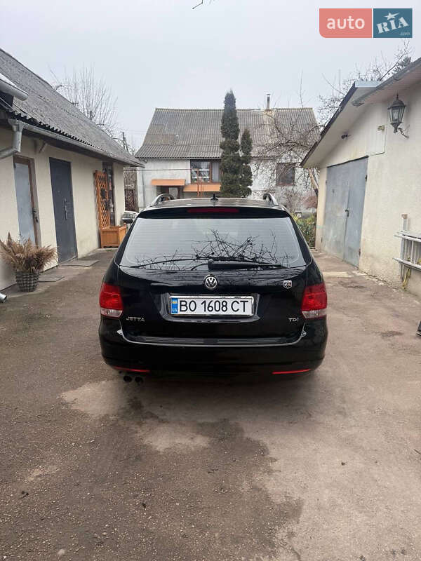 Универсал Volkswagen Jetta 2014 в Тернополе