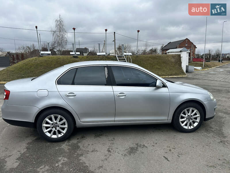 Седан Volkswagen Jetta 2008 в Ратным