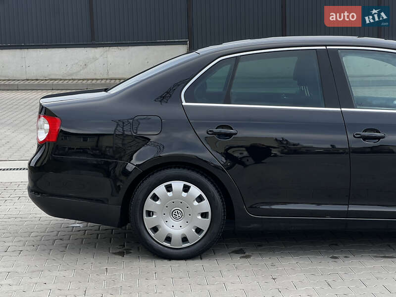 Седан Volkswagen Jetta 2008 в Рожище