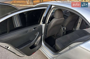 Седан Volkswagen Jetta 2014 в 