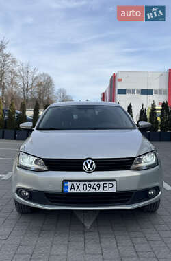 Седан Volkswagen Jetta 2011 в Львові