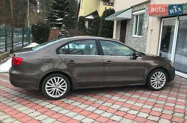 Седан Volkswagen Jetta 2014 в Львове