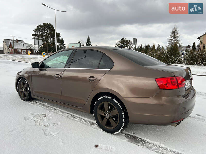 Седан Volkswagen Jetta 2013 в Львові фото 18 Седан Volkswagen Jetta 2013 в Львові