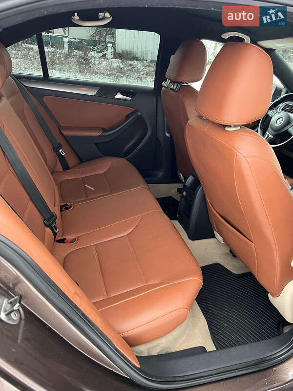 Седан Volkswagen Jetta 2013 в Львові фото 31 Седан Volkswagen Jetta 2013 в Львові