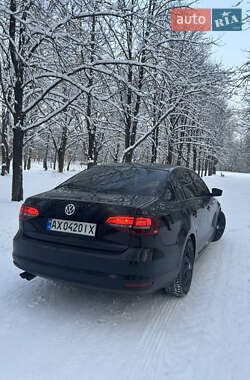 Седан Volkswagen Jetta 2015 в 