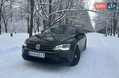 Седан Volkswagen Jetta 2015 в 