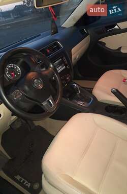 Седан Volkswagen Jetta 2011 в 