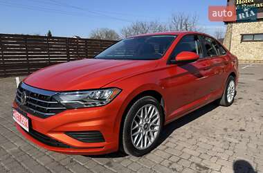 Седан Volkswagen Jetta 2019 в Ровно