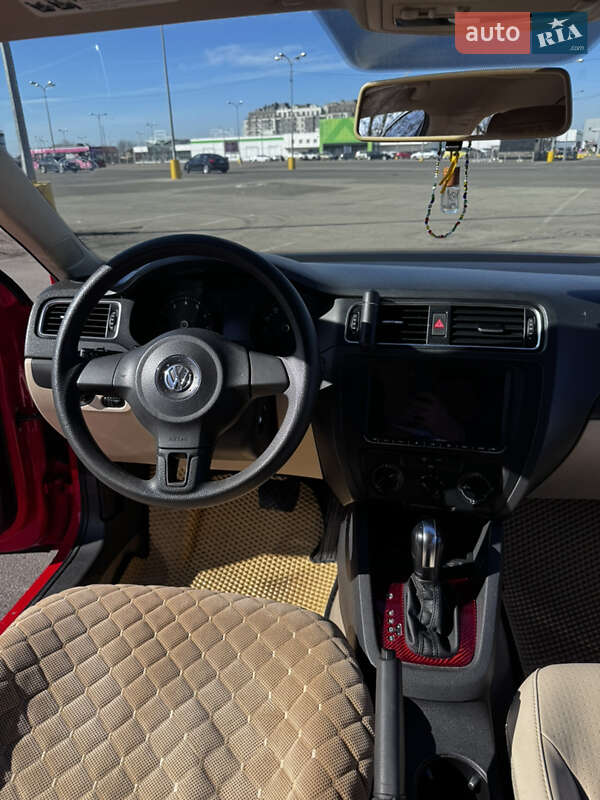 Седан Volkswagen Jetta 2014 в Одесі