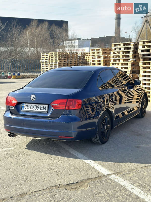 Седан Volkswagen Jetta 2013 в Кіцмані фото 6 Седан Volkswagen Jetta 2013 в Кіцмані