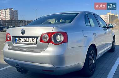 Седан Volkswagen Jetta 2005 в 
