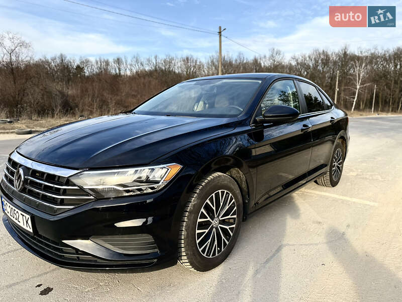 Седан Volkswagen Jetta 2018 в 